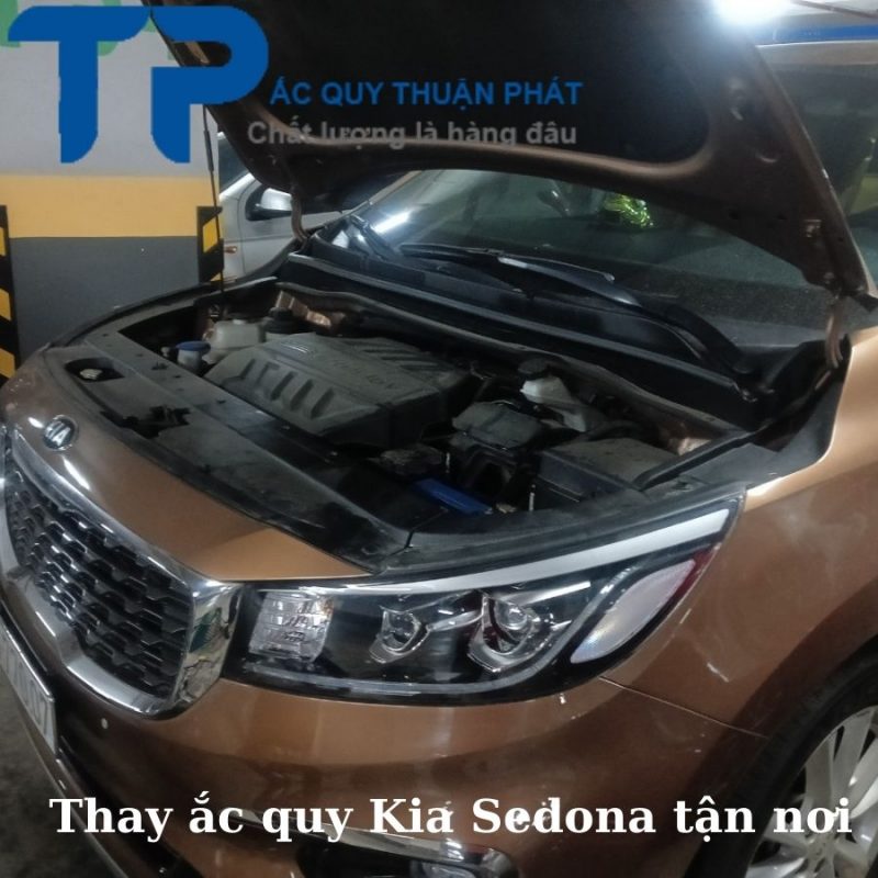 Thay ắc quy Kia Sedona tận nơi