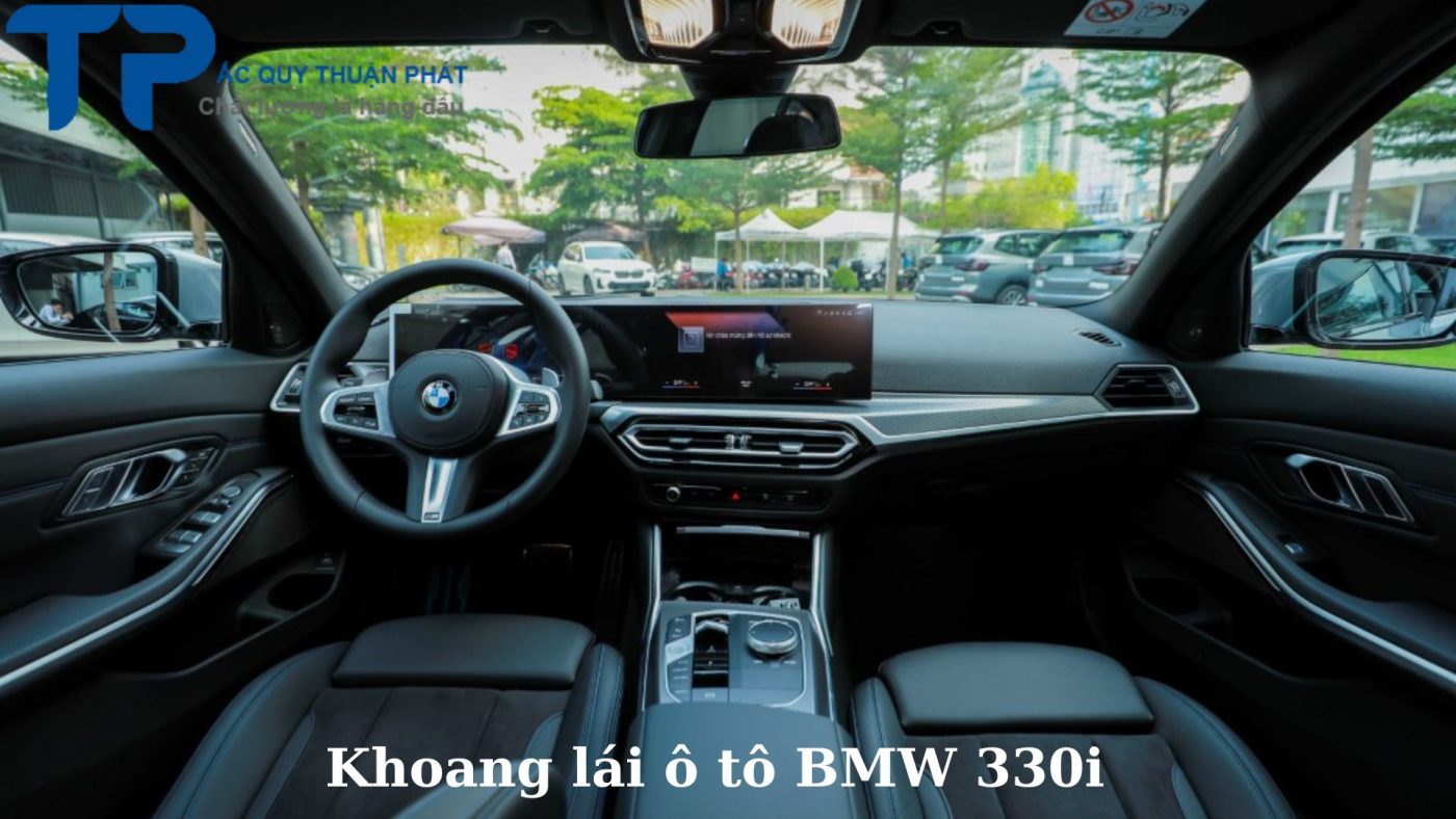 Khoang lái ô tô BMW 330i