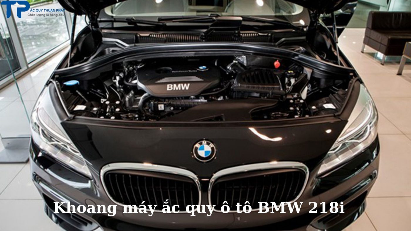 Khoang máy ắc quy ô tô BMW 218i