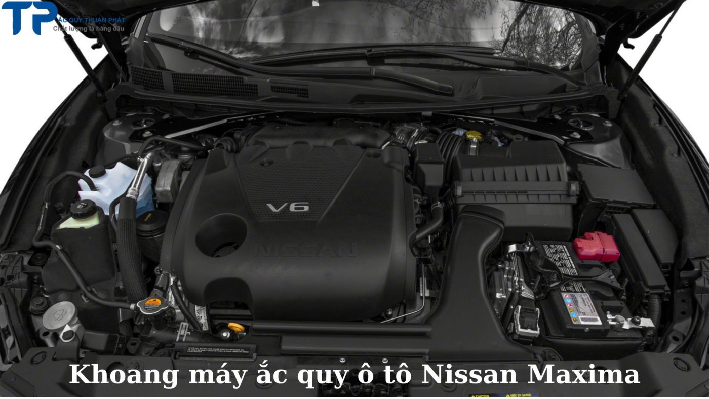 Khoang máy ô tô Nissan Maxima