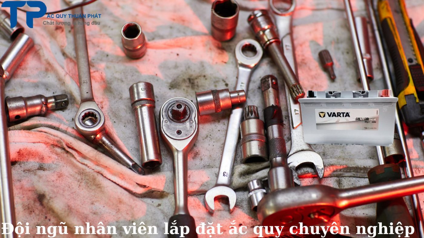 Đội ngũ nhân viên lắp đặt ắc quy chuyên nghiệp