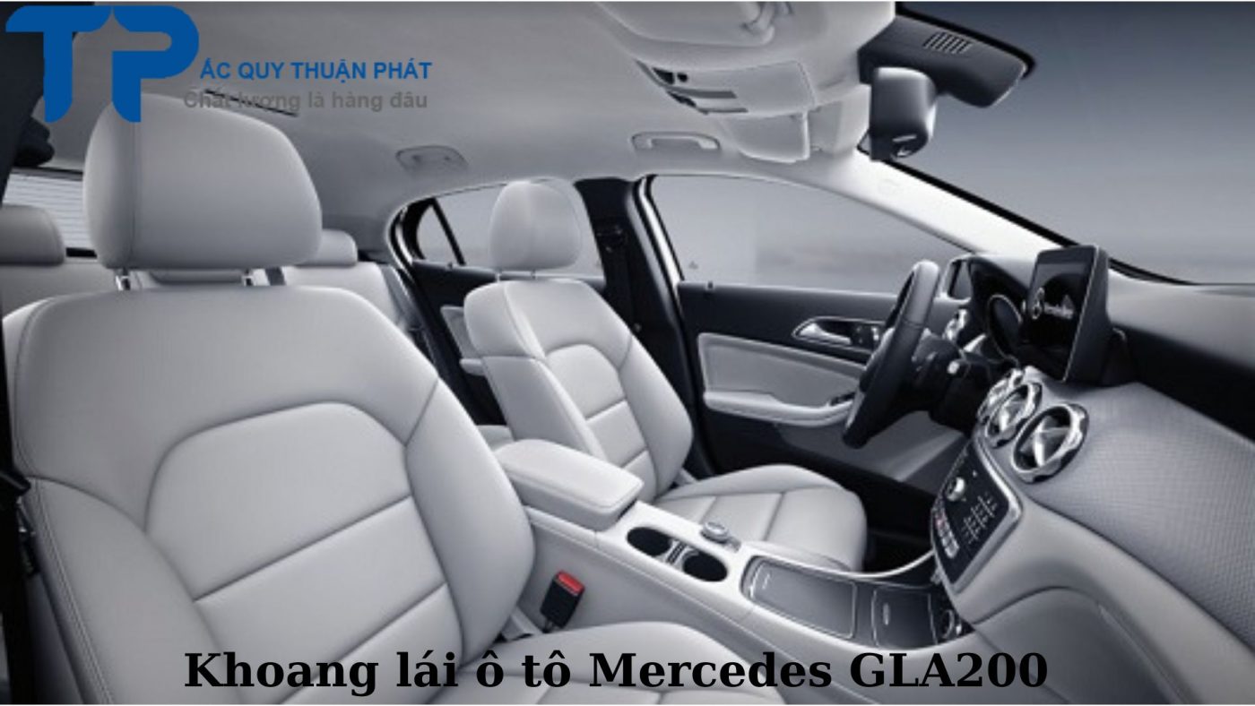 Khoang lái ô tô Mercedes GLA200