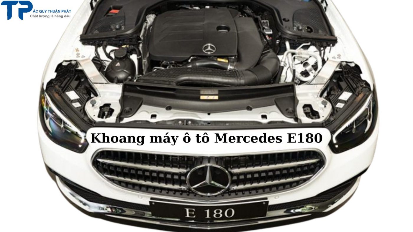 Khoang máy ô tô Mercedes E180