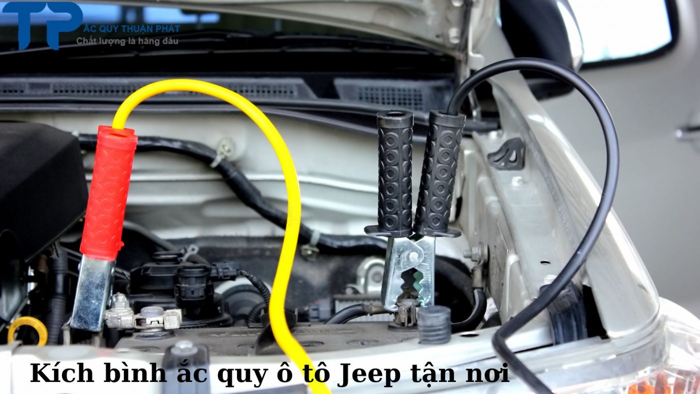 Kích bình ắc quy ô tô Jeep tận nơi