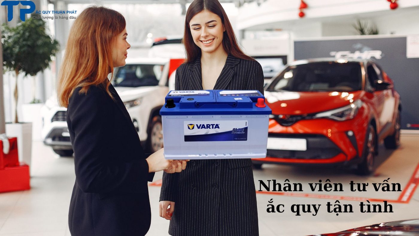 Nhân viên tư vấn ắc quy tận tình