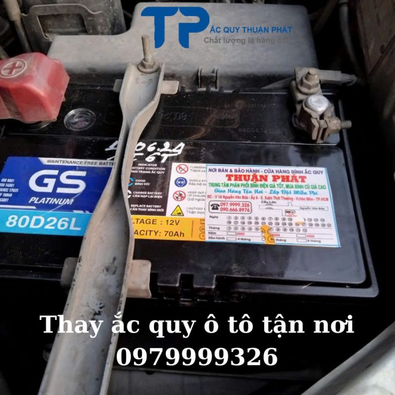 Thay ắc quy ô tô tận nơi 0979999326