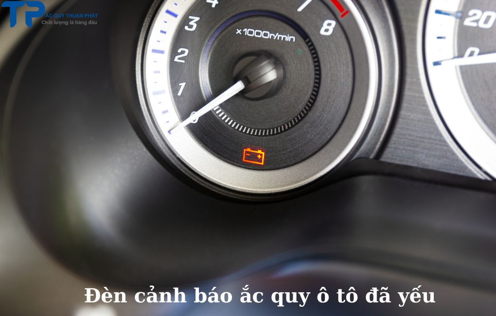 Đèn cảnh báo ắc quy ô tô đã yếu
