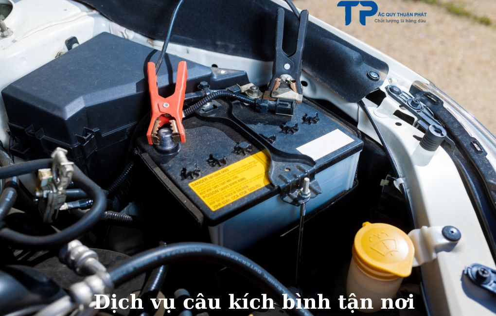 Dịch vụ câu kích bình ắc quy ô tô tận nơi