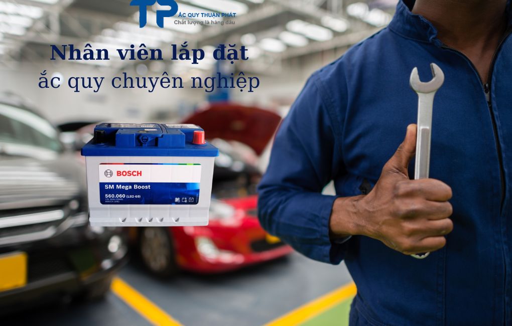 Nhân viên lắp đặt ắc quy chuyên nghiệp