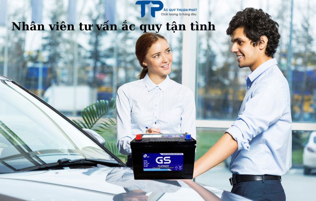 Nhân viên tư vấn ắc quy tận tình