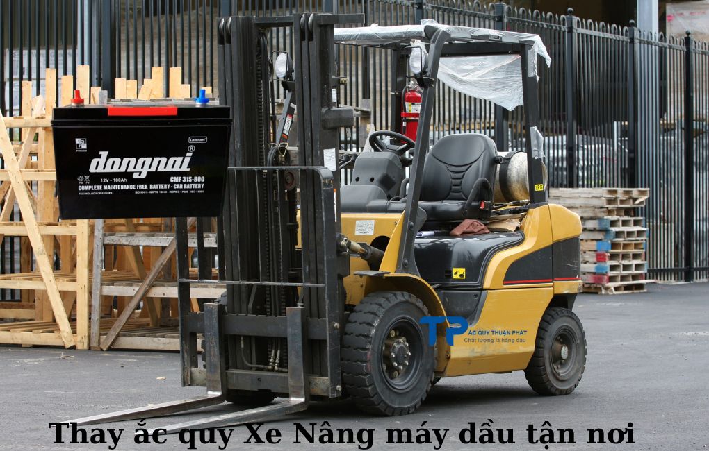 Thay ắc quy Xe Nâng máy dầu tận nơi
