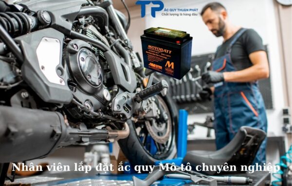 Nhân viên lắp đặt ắc quy Mô tô chuyên nghiệp
