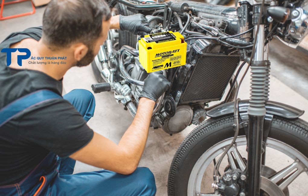 Thay ắc quy Motobatt cho Xe Moto PKL tại Chánh Hiệp