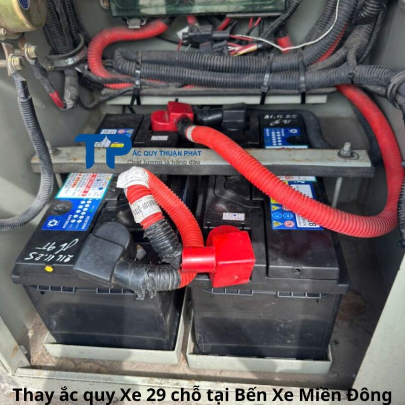 Thay ắc quy xe 29 chỗ tại Bến Xe Miền Đông